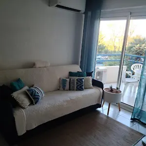 T2 Climatisé à 5 Minutes à Pied De La Avec Parking, Piscine Et Wifi Appartement Fréjus